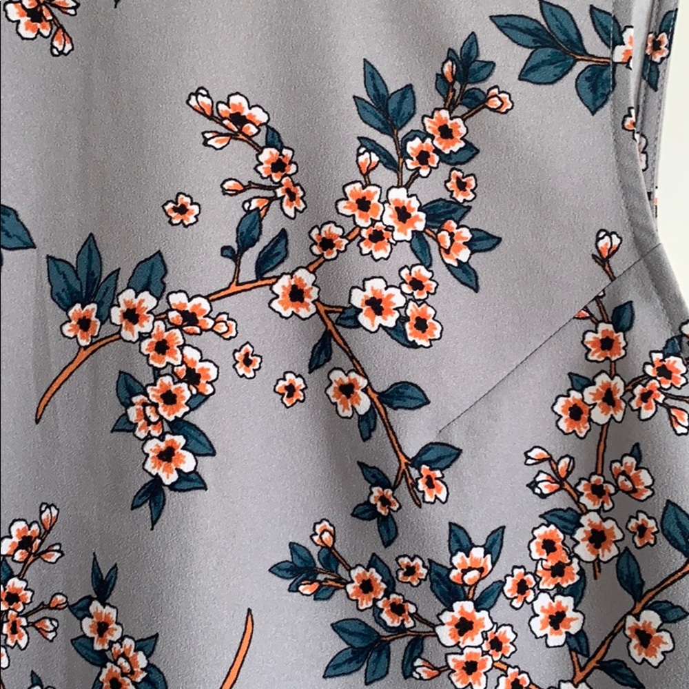 Patterned BR peplum top - Picture 2 of 5